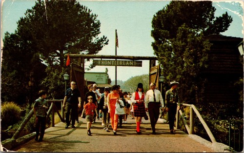 Anaheim disneyland entrance - disneyland,
